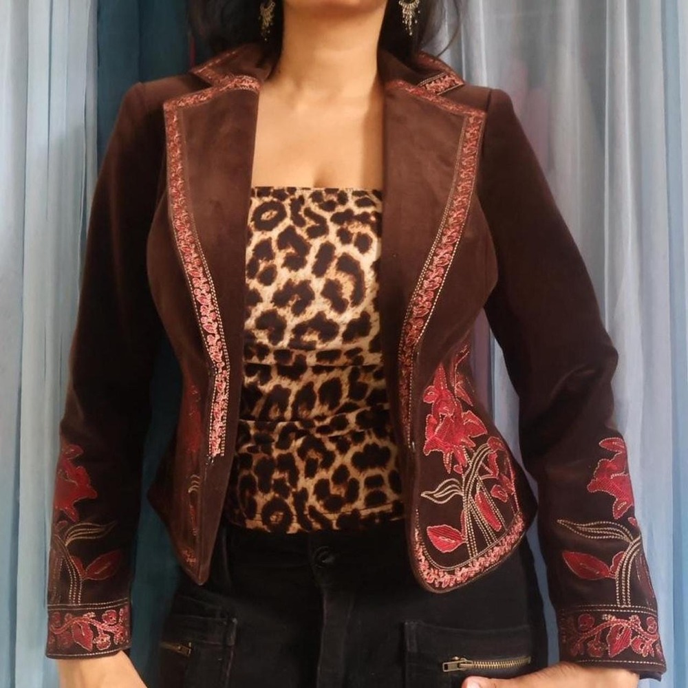 STUNNING Floral Embroidered Brown Velvet Blazer Jacket - Picture 3 of 8